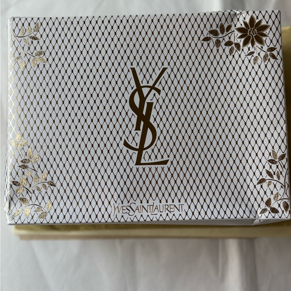 ⚜️💄⚜️YVES SAINT LAURENT HOLIDAY FOUR PIECE SATIN LIPSTICK SET ⚜️💄⚜️ NWT ⚜️💄⚜️ - Picture 13 of 16